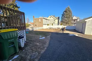 39 Lockhart Ave, Waterbury, CT 06705 - Photo 3