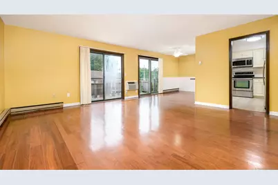 22 Radio Place #APT 10, Stamford, CT 06906 - Photo 3