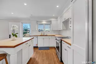 139 Field Point Dr, Fairfield, CT 06824 - Photo 17