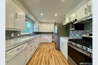 415 Savoy Street, Bridgeport, CT 06606 - Photo 5