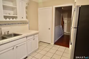 136 Forest Rd, West Haven, CT 06516 - Photo 3