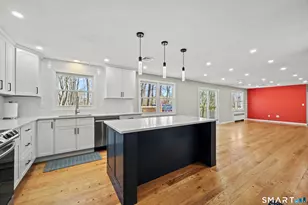 16 Chestnut Ln, West Hartford, CT 06110 - Photo 9