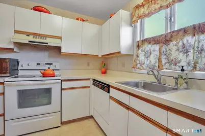 827 Oronoke Road #APT 5-1, Waterbury, CT 06708 - Photo 7