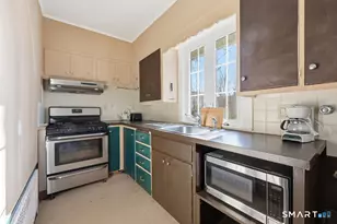 497 Commonwealth Ave, New Britain, CT 06053 - Photo 11