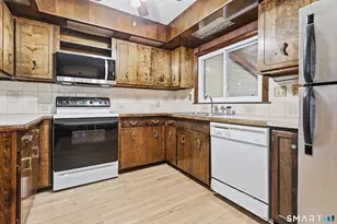 32 Brookdale Rd, Seymour, CT 06483 - Photo 9