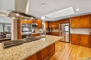 21 Histon Rd, Trumbull, CT 06611 - Photo 9