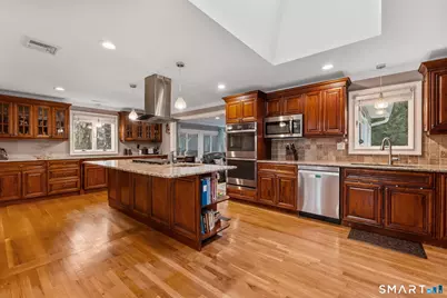 21 Histon Road, Trumbull, CT 06611 - Photo 5