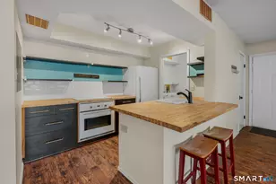 74 Crown Knoll Ct, Groton, CT 06340 - Photo 9