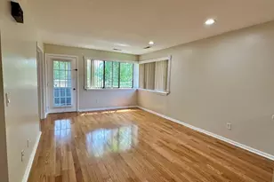 17 Lance Cir, Bridgeport, CT 06606 - Photo 5