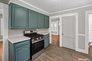 114 Greenleaf Ave, Waterbury, CT 06705 - Photo 9