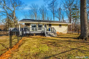 39 Inchcliffe Dr, Ledyard, CT 06335 - Photo 5