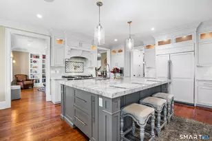 2 Doe Hollow Dr, Trumbull, CT 06611 - Photo 7