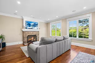 2 Doe Hollow Dr, Trumbull, CT 06611 - Photo 11