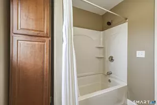 66 Sampson St, West Hartford, CT 06110 - Photo 33