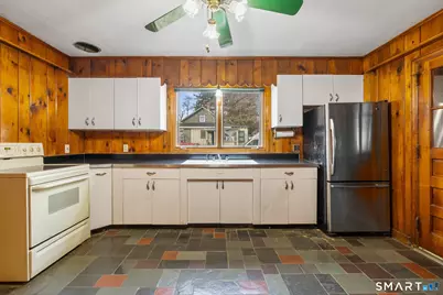 110 Wilkins Avenue, Bridgeport, CT 06606 - Photo 9