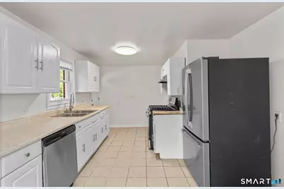 36 Baltic Street, Hartford, CT 06112 - Photo 7