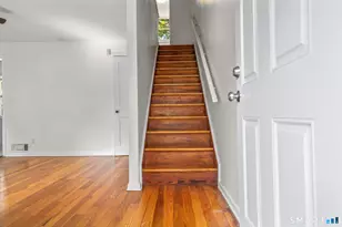 36 Baltic St, Hartford, CT 06112 - Photo 9