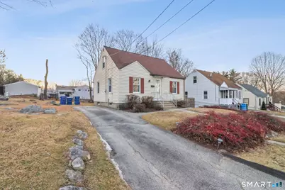 125 Macarthur Drive, Waterbury, CT 06704 - Photo 3