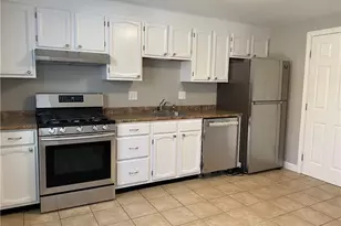 21 Allspice Ln, Glastonbury, CT 06033 - Photo 5