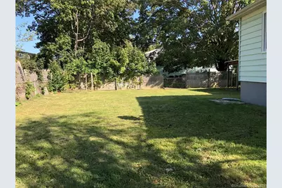 186 Marigold Avenue, Bridgeport, CT 06606 - Photo 7