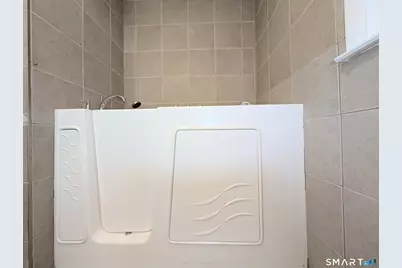 186 Marigold Avenue, Bridgeport, CT 06606 - Photo 19