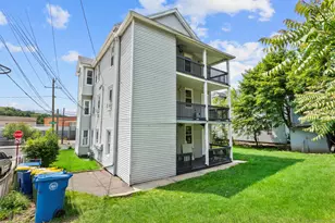 1105 N Main St, Waterbury, CT 06704 - Photo 9