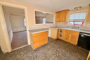 60 Hubbard Rd, Hartford, CT 06114 - Photo 9