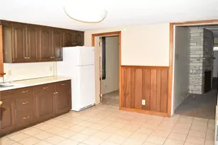 105 N Washington St, Plainville, CT 06062 - Photo 9