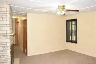 105 N Washington St, Plainville, CT 06062 - Photo 3