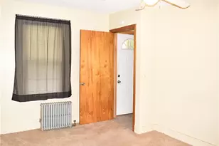 105 N Washington St, Plainville, CT 06062 - Photo 17