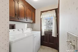 2 Farm Hill Rd, West Hartford, CT 06107 - Photo 15