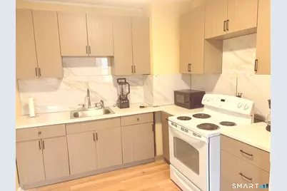 202 Bellevue Street #B, Hartford, CT 06120 - Photo 1