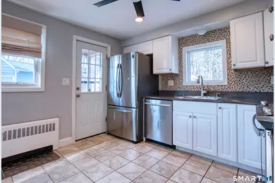 47 Clyde Road, Manchester, CT 06042 - Photo 7