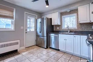 47 Clyde Rd, Manchester, CT 06042 - Photo 7