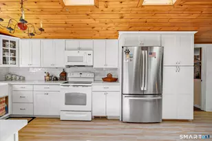 5695 Main St, Stratford, CT 06614 - Photo 9