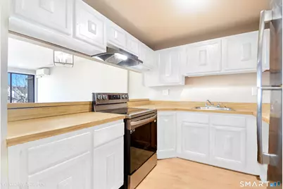 20 Amsterdam Avenue #2E, Bridgeport, CT 06606 - Photo 9