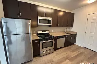 110A Towne St, Stamford, CT 06904 - Photo 7