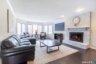 3 Crescent Ln, Trumbull, CT 06611 - Photo 9