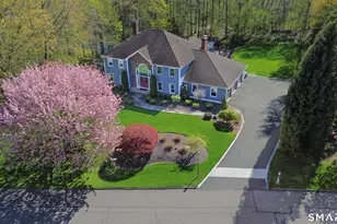 3 Crescent Ln, Trumbull, CT 06611 - Photo 5