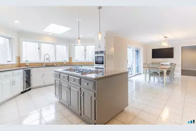 3 Crescent Lane, Trumbull, CT 06611 - Photo 7