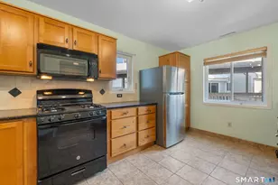 2 Mansfield Grove Rd, East Haven, CT 06512 - Photo 15