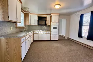 73 Peck St, Norwich, CT 06360 - Photo 9