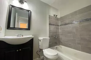 32 Old Foxon Rd, East Haven, CT 06513 - Photo 5