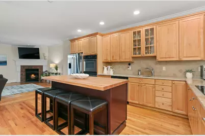 65 Thorpe Street #65, Fairfield, CT 06824 - Photo 11