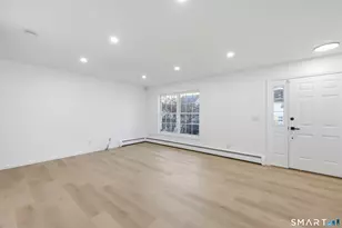 70 Victoria Ct, Hamden, CT 06514 - Photo 9