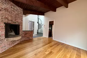 860 Oakwood Rd, Orange, CT 06477 - Photo 3