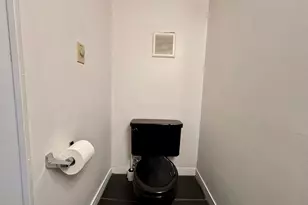 860 Oakwood Rd, Orange, CT 06477 - Photo 19