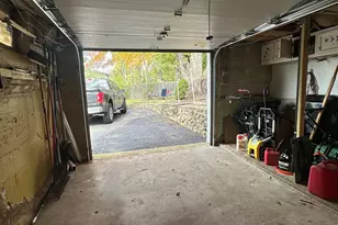 1031 Meriden Rd, Waterbury, CT 06705 - Photo 25