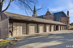 34 Charter Oak Pl, Hartford, CT 06183 - Photo 29