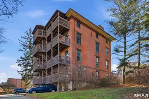 34 Charter Oak Pl, Hartford, CT 06183 - Photo 3